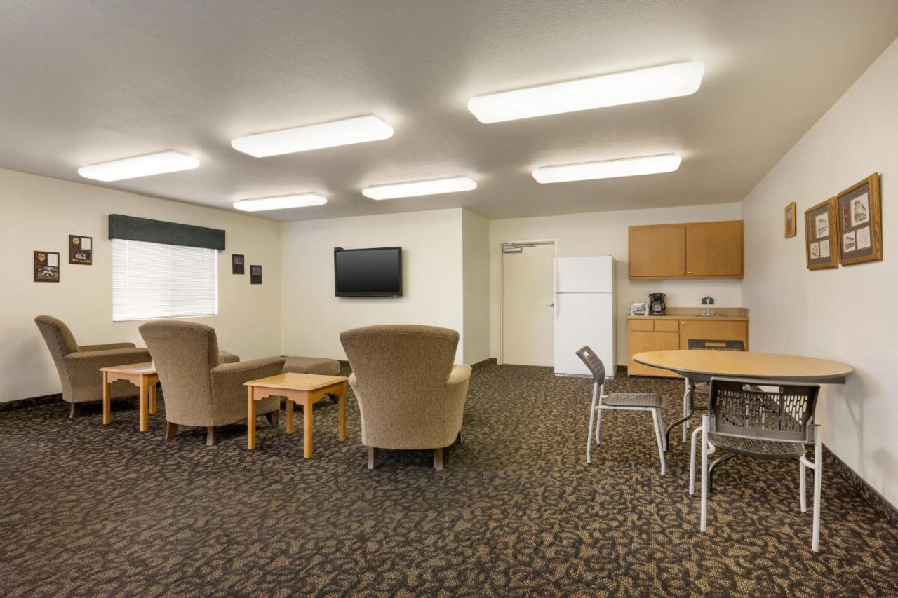 Travelodge By Wyndham Alpine Exterior foto