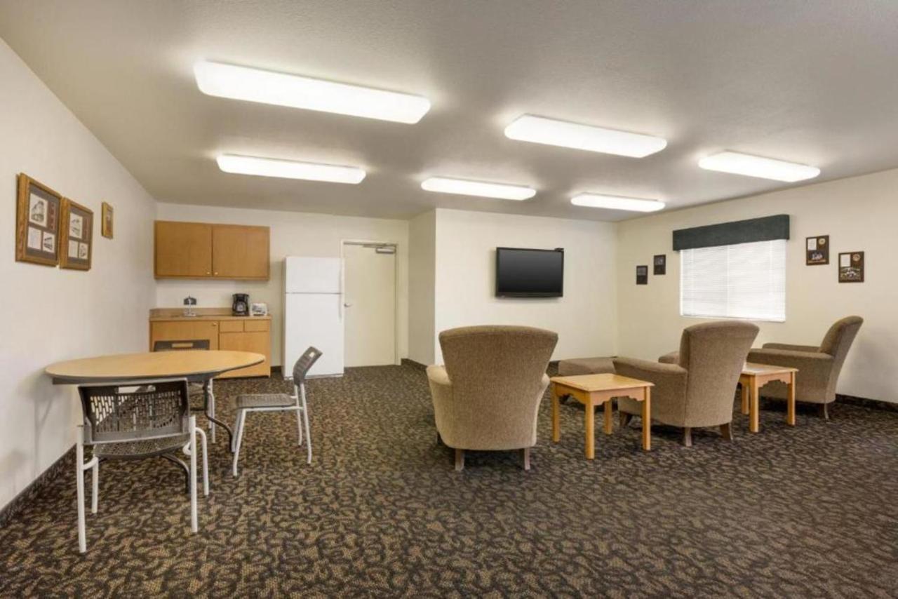 Travelodge By Wyndham Alpine Exterior foto